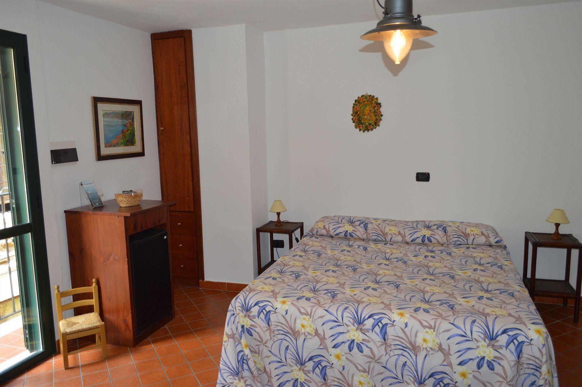 Le Piccole Grotte Bed & Breakfast Scilla Luaran gambar