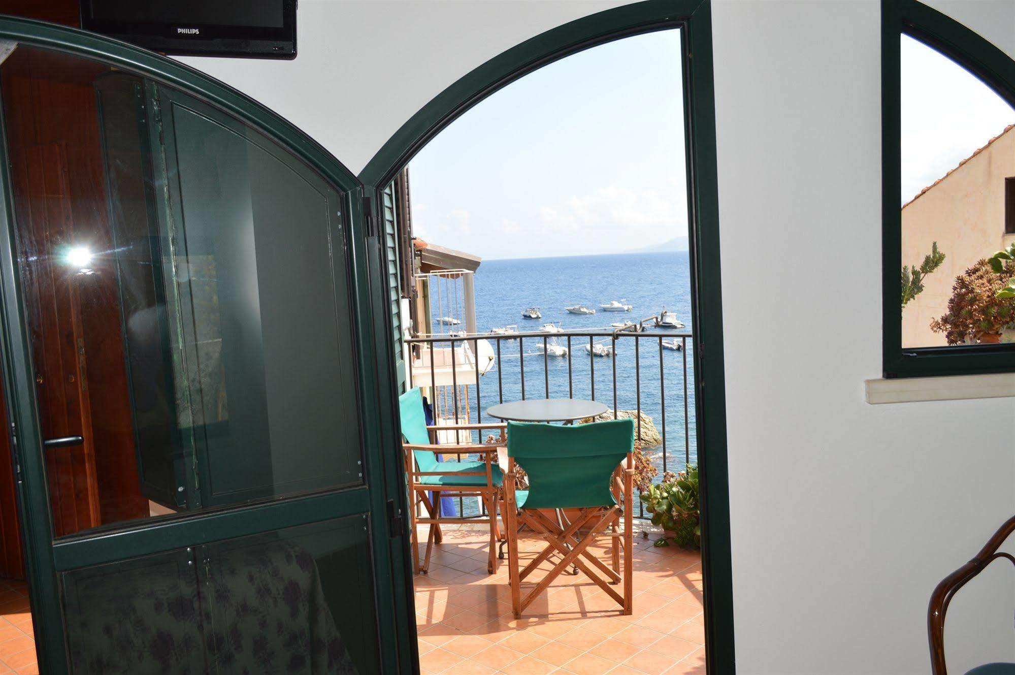 Le Piccole Grotte Bed & Breakfast Scilla Luaran gambar